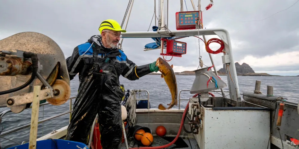 Samtidig som fiskerne belønnes med ekstra torsk for å fiske i høsthalvåret, er målet med nye kysttorsk-tiltak å begrense fisket på denne tida.
