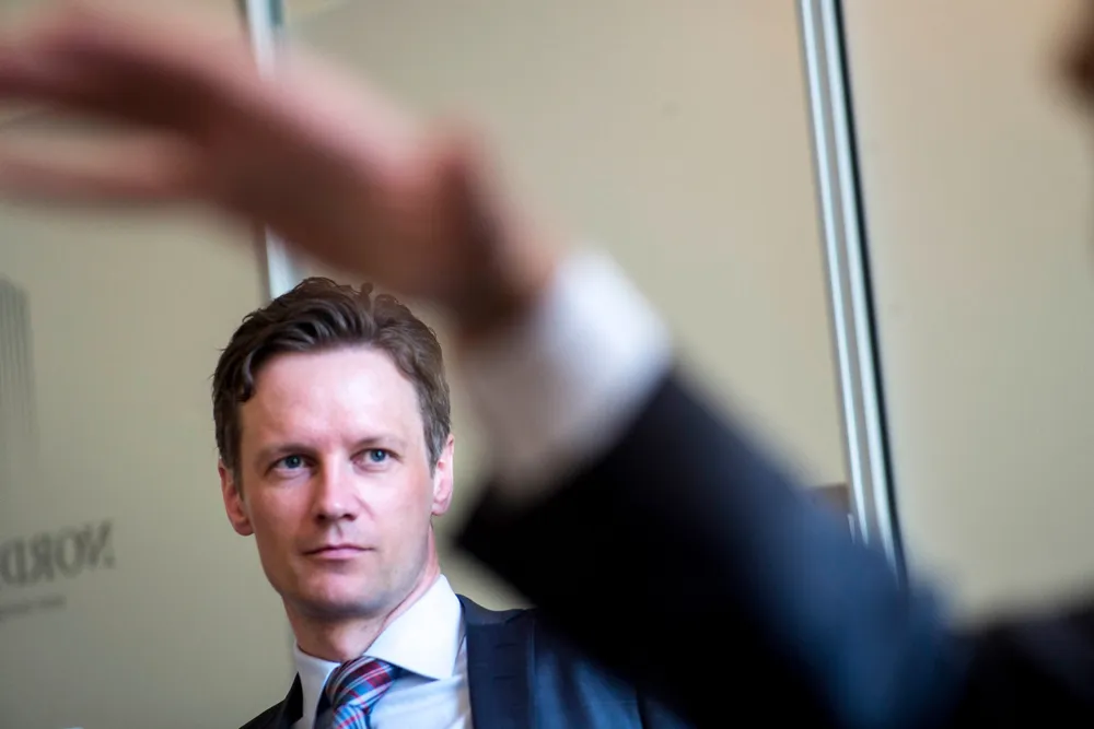 Sjeføkonom Bjørn Roger Wilhelmsen i Nordkinn Asset Management sier det er flere grunner til hvorfor utlandet har nettosolgt norske aksjer de siste ni månedene.