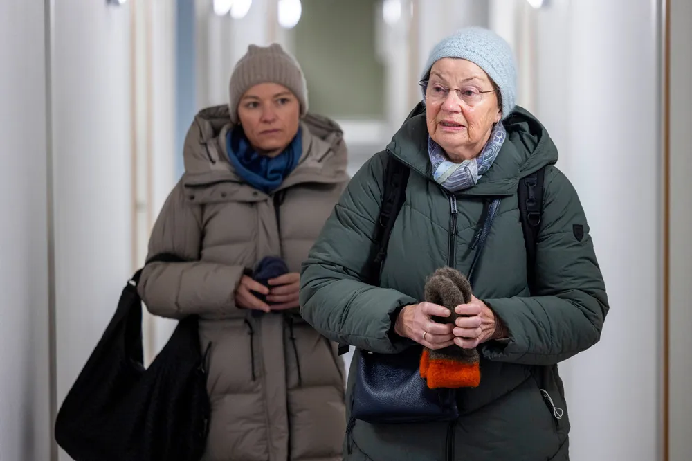 Helen (til høyre) og Maren Juell ankommer retten i uken som gikk.