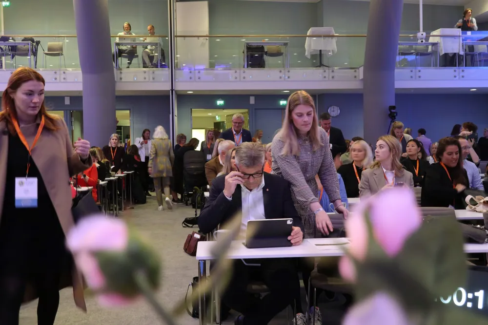 «Kvinner i havet»-konferansen samlet nærmere 300 mennesker fra mange av næringene i og rundt sjømat. Det er viktig å ta vare på hele mannskapet, og sikre at det er flere kvinner også på båtdekket, skriver forfatteren Elisabeth Solvang.