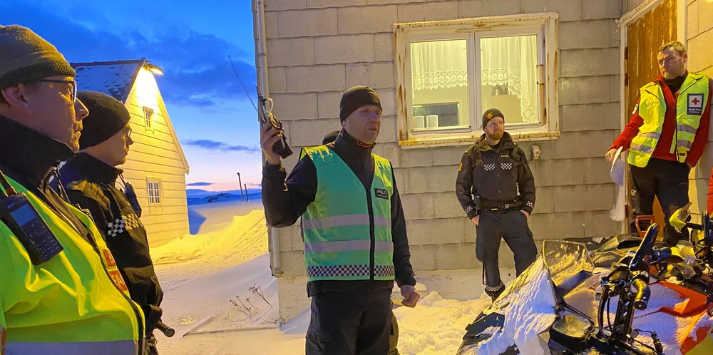 Innsatsleder Einar Ingilæ kan fortelle at de har jobbet i høygir med etterforskningen av ulykken som skjedde 9. januar. Her fra søket i første runde.