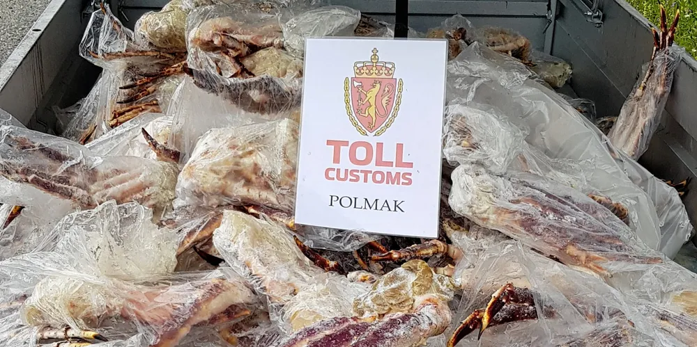 Forsøkte å smugle torskefileter og kongekrabbe, men ble stoppet av Tollvesenet. Illustrasjonsfoto av beslaglagt kongekrabbelør.