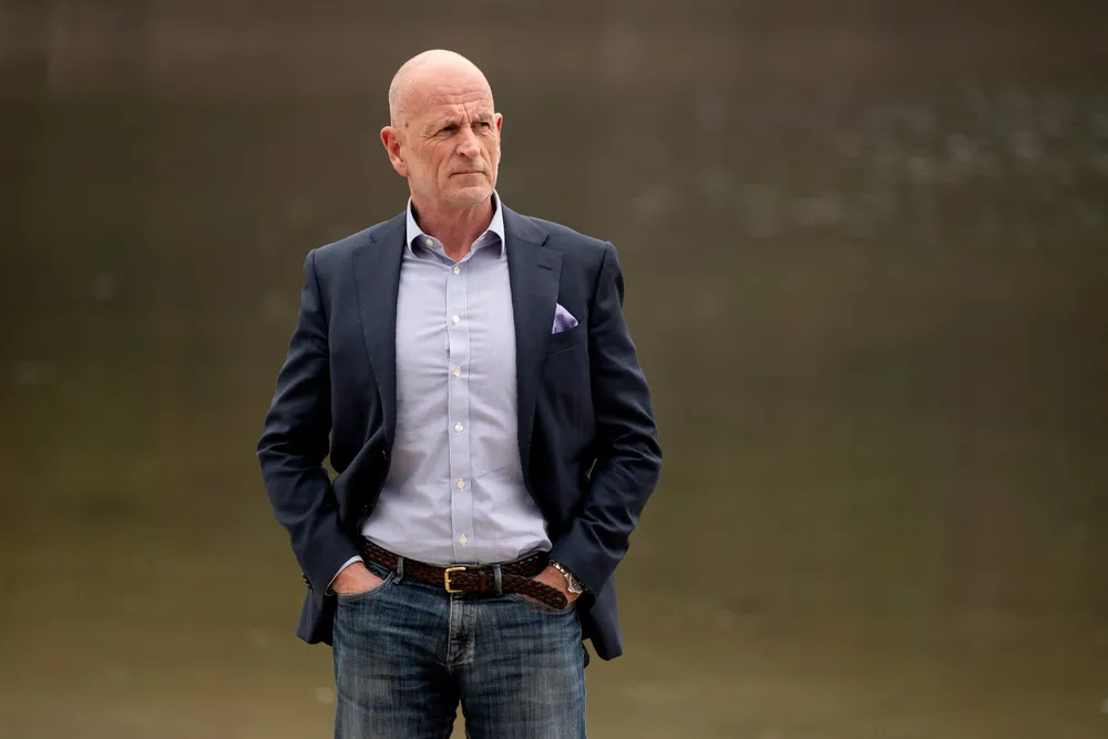Investor Peter Warren kaller politikernes holdning til aksjehandel «uvirkelig».