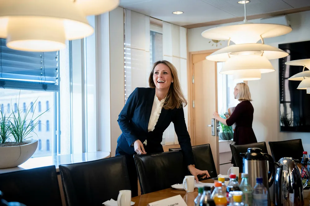 Likestillingsminister Linda Hofstad Helleland er den eneste sittende Høyre-statsråden som ikke får plass i den utvidede flertallsregjeringen.