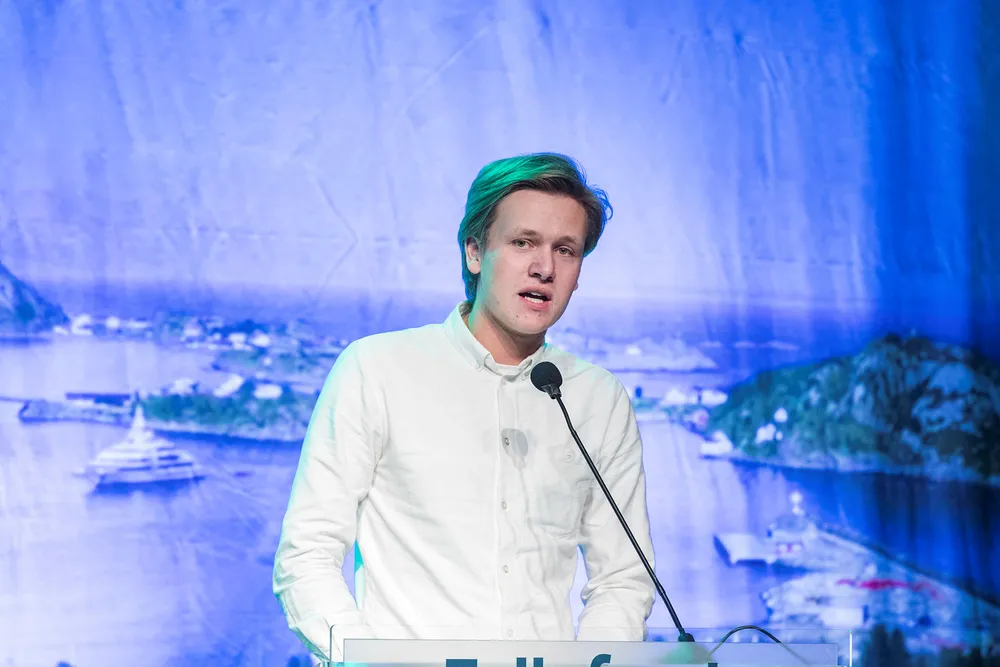 – Det er viktig å ta økonomisk ulikhet på alvor. Vi mener regjeringen har gått i feil retning når de har fjernet arveavgiften og redusert formuesskatten, sier Unge Venstre-leder Sondre Hansmark.