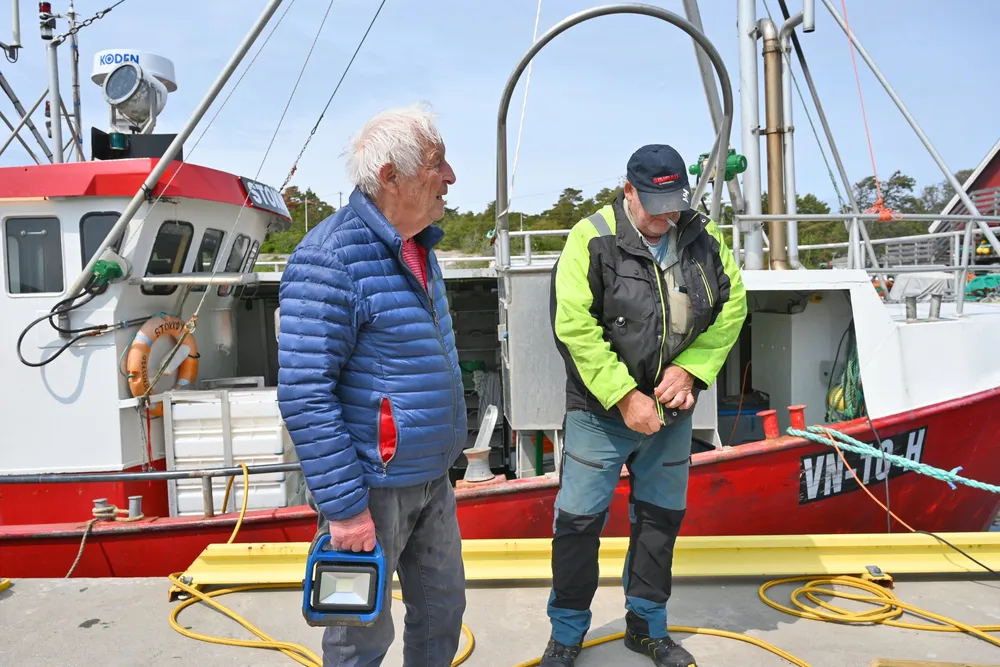 Ansgar Iversen (89) (t.v.) og Rolf Jørgensen (68) er rekefiskere i Hvaler.