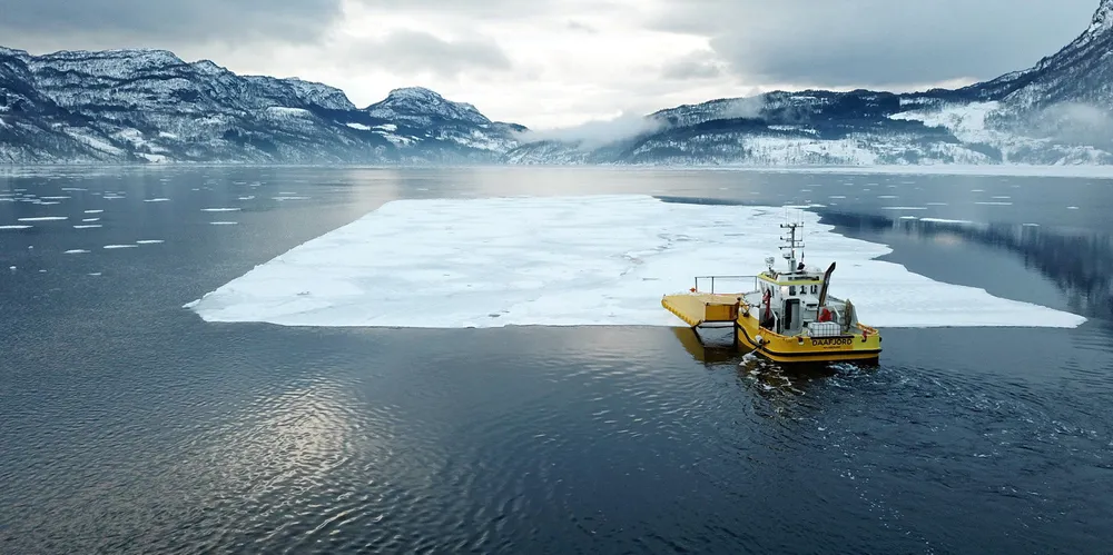 «Is-knekkeren» til Dåfjorden slipp rydder vei i islagte fjorder og havner, med en brøkdel av ressursbruken til konkurrentene.