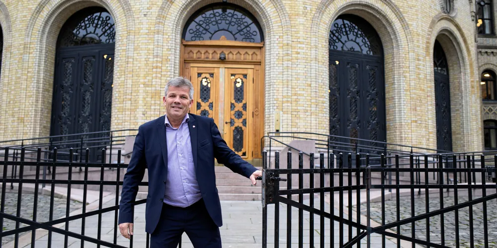 Bjørnar Skjæran blir Norges nye fiskeriminister. Han er tidligere bonde og lokalpolitiker.