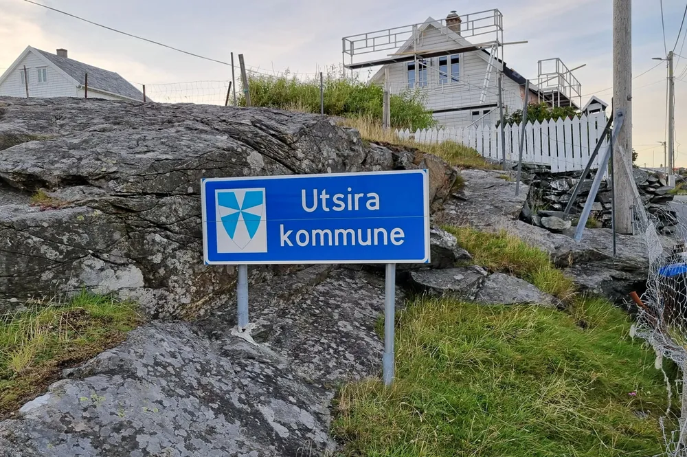 Å være vertskommune for Norges første storskala, flytende havvindpark er ikke gratis, særlig når en bare har 200 innbyggere. Utsira kommune har nå søkt om ekstraordinære skjønnsmidler for å dekke kostnadene forbundet med interessen for Utsira Nord.