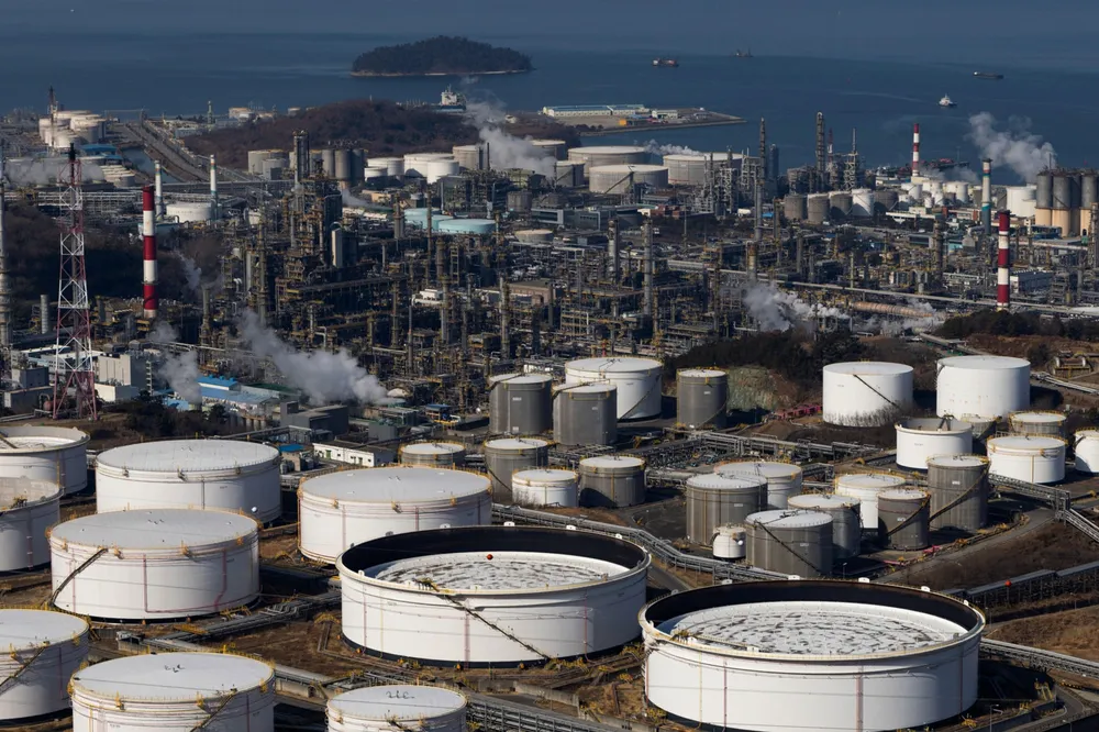 «Fossil fuels are at the root of this crisis. We must work together to develop a comprehensive global clean energy access approach to accelerate the transition away from fossil fuels,» said a statement signed by 15 ministers, including some from poorer countries such as Ethiopia, Vanuatu and Samoa.