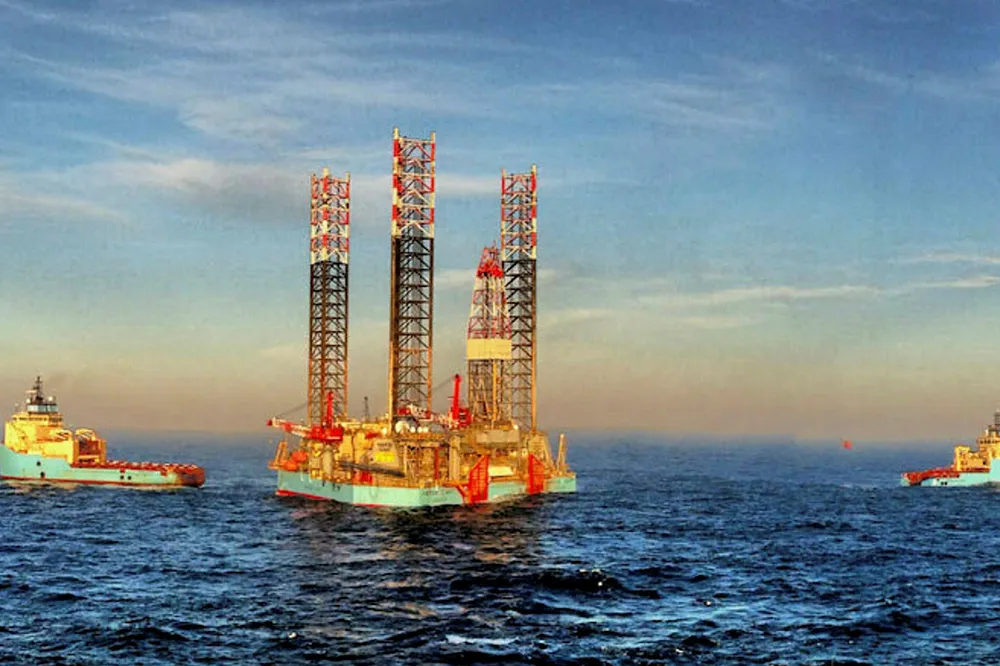Joining forces: earlier move of jack-up Maersk Giant