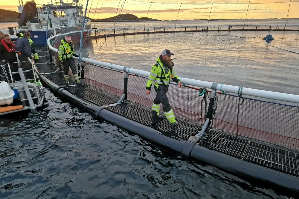 Heilt sidan hausten 2002 har altså Høgre sagt at vi vil arbeide for ei lågare og betre skatteordning for havbruksnæringa, og at vi i dette arbeidet ville lytte til næringa og dei erfaringane dei ville få med lakseskatten, skriv Olve Grotle (H).