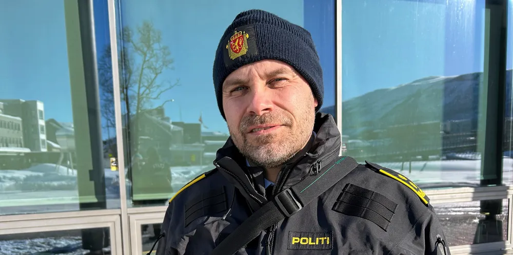 Fagjurist for fiskerisaker i Troms politidistrikt, Ronny Andre Jørgensen, fotografert utenfor Nord-Troms og Senja tingrett i forbindelse med fengslingsmøte for en av de siktede etter storaksjonen mot fiskerinæringa på Vannøya.