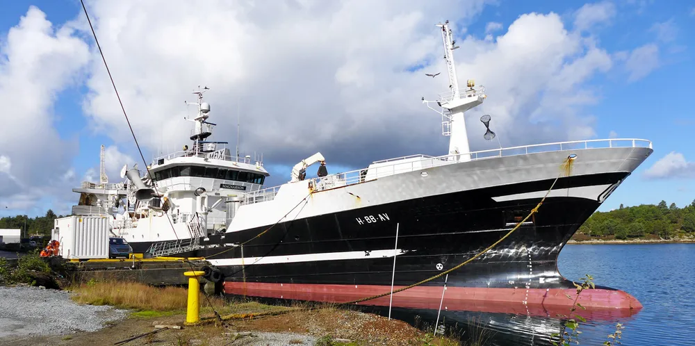 «Magnarson» ble solgt til Eidesvik Havfiske fra Taranger Fiskeriselskap i 2019. Nå heter båten «Bømmelfjord». Her ved opphold på verft på Rubbestadneset.
