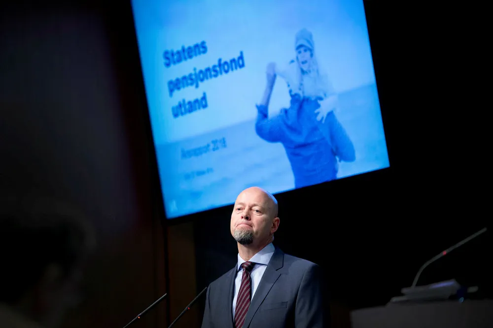 Yngve Slyngstad ble påspandert tur av den som skal etterfølge ham som sjef for Oljefondet.