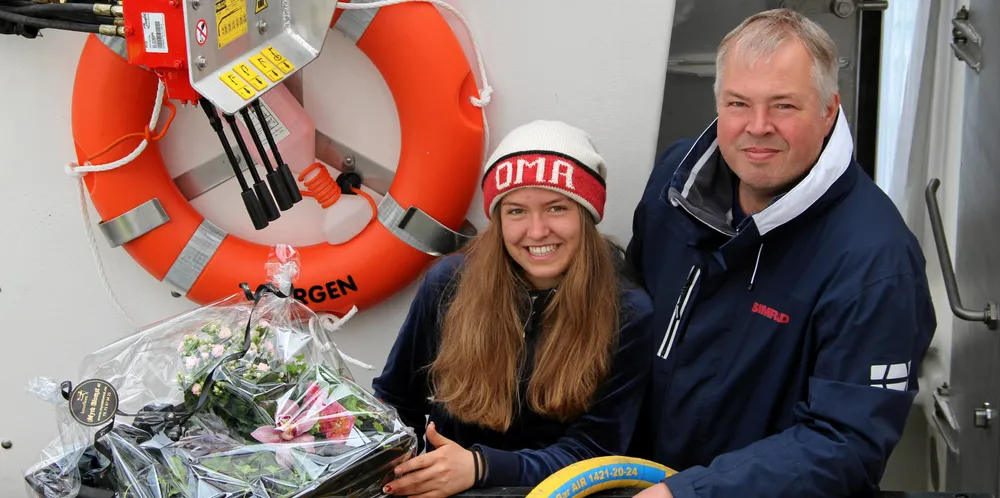 Arild Sekkingstad og dattera Katrine (16) hentet hjem sin nye Malosjark fra Kristiansund i pinsen og er begge storfornøyd med 36-fotingen.