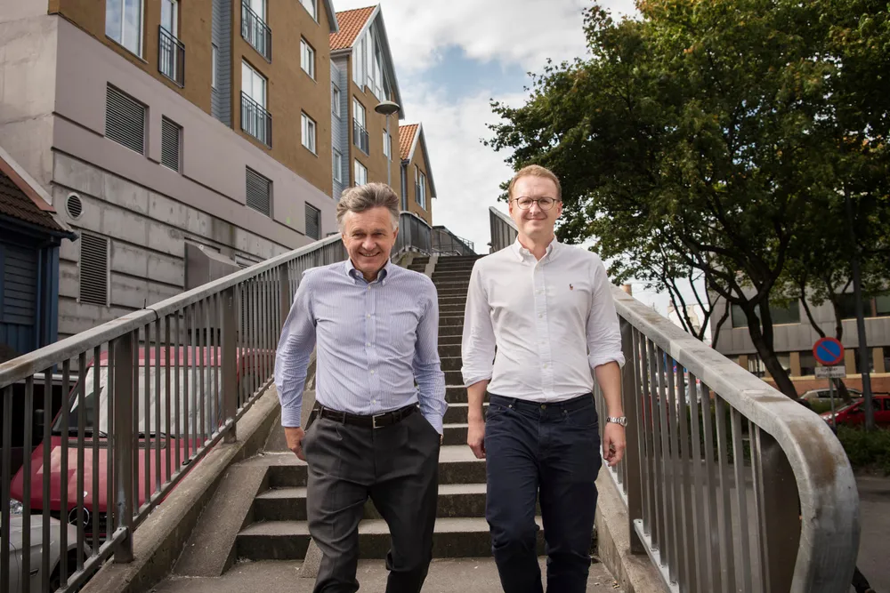 Halvor Øgreid (til høyre) har tatt over styringen av Øgreid-familiens milliardformue etter faren Knut Øgreid (til venstre).