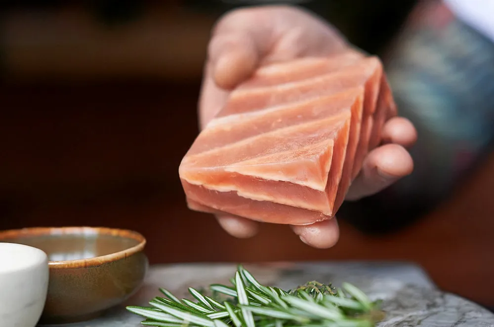 New School Foods says it has recreated the structure of a salmon filet, including aligned muscle fibers, connective tissue, fats, and other components thanks to its proprietary muscle fiber and scaffolding technologies.