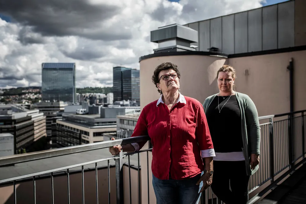 Helena Bozicevic (f.v.), hovedtillitsvalgt hos Scandic Helsfyr, og Merethe Solberg, leder for avdelingen hotell og restaurant i Fellesforbundet, er kritiske til at Scandic har varslet nedbemanning av 1000 årsverk.