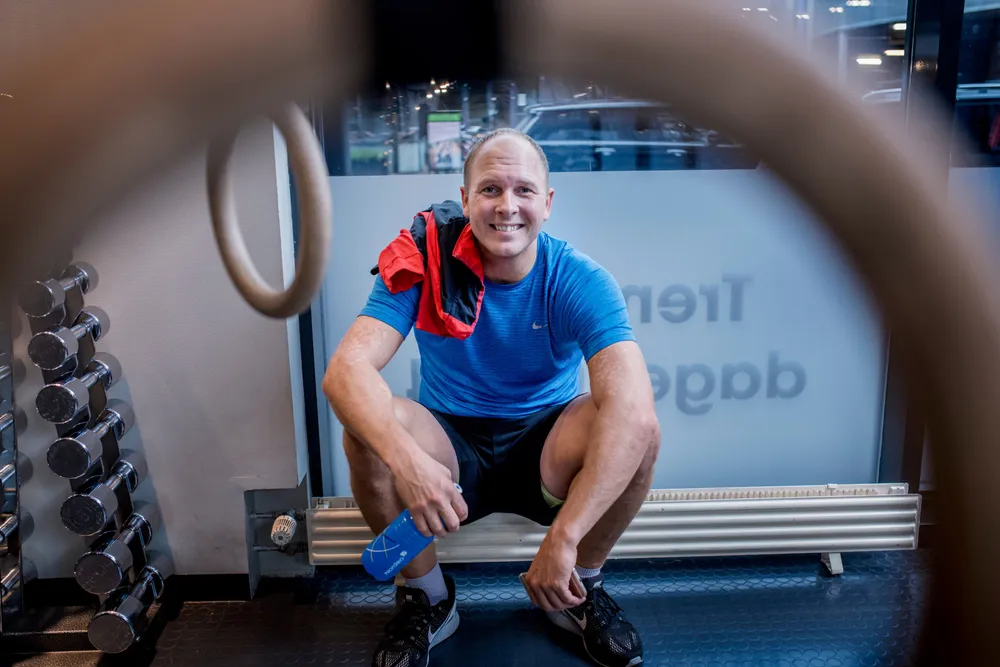 Fredrik Dyve i Privatmegleren Dyve&Partnere har i årevis tronet på toppen av DNs oversikt over de best betalte eiendomsmeglerne her i landet. Fjoråret var intet unntak. Dyve er glad i å starte dagen tidlig, gjerne med en treningsøkt. – Joa, jeg er nok veldig opptatt av kosthold, fysisk aktivitet og nok søvn, sier han, her avbildet ved en tidligere treningsøkt.