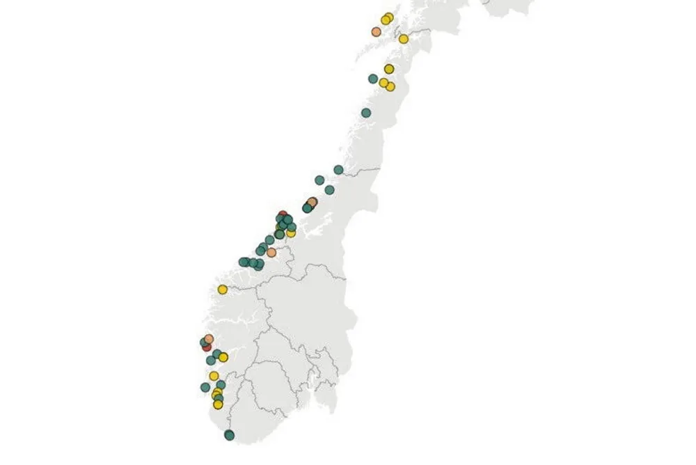 Kartpunktene viser hvor det er meldt om rømningshendelser ved norske oppdrettsanlegg så langt i år. Lenger nede i denne saken kan du søke i og kikke på omfanget av hendelsene.
