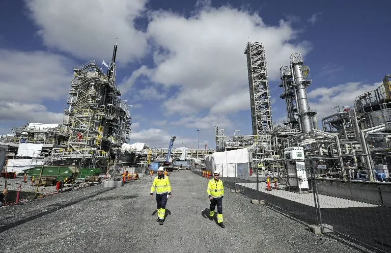 Costly: carbon capture test facility at Mongstad