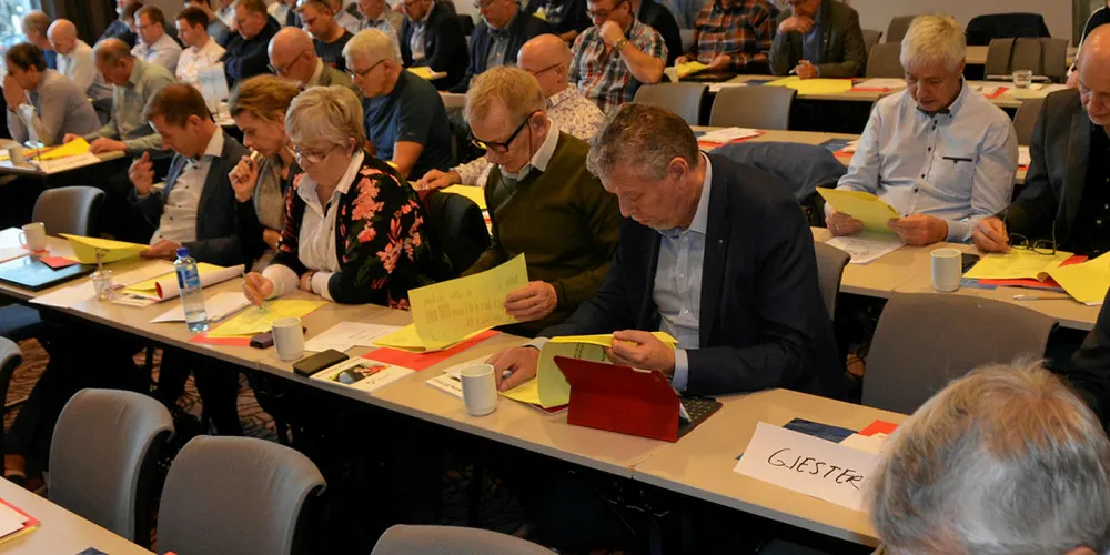 ÅRSMØTE: Møre og Romsdal Fiskarlag må belage seg på flere årsmøter før det blir en ny organisering av Norges Fiskarlag. Her fra siste årsmøte i Molde i november.