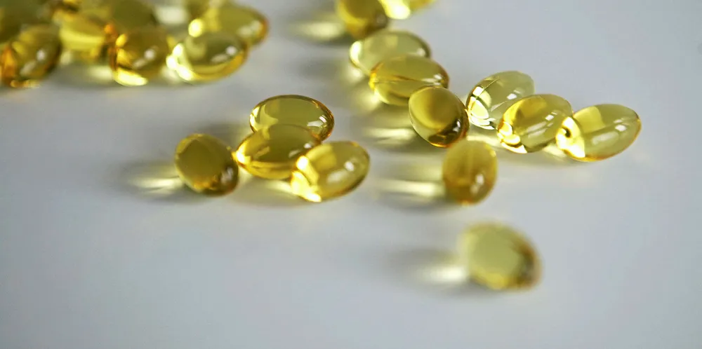 Illustrasjonsfoto av omega–3 kapsler.
