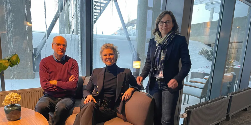 Fra Norges Sildesalgslag deltok styreleder Lars Ove Stenevik, konstituert direktør Øyvind Funes, salgsdirektør Randi Ødegaard og jurist Håvard Holder. Fra Sjømat Norge deltok nestleder Inger-Marie Sperre, medlem av bransjegruppe industri Silje Remøy, adm. dir. Geir Ove Ystmark og fagsjef pelagisk Kyrre Dale.