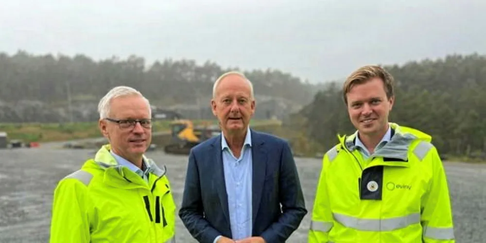 Energisamarbeidet i Lyseparken skaper arbeidsplasser i Bjørnafjorden kommunen i Vestland. F.v. administrerende direktør Øystein Haaland i Eviny Termo, daglig leder Alf Sognefest i Bjørnafjorden Utviklingsselskap og konserndirektør Øystein Fossen Thorud i Eviny.