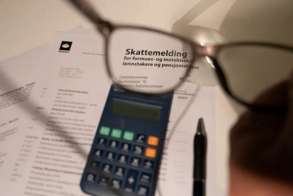Det er mye mer effektivt å øke kontrollen med selvrapporterte fradrag enn å øke inntektsskatten, skriver artikkelforfatterne.
