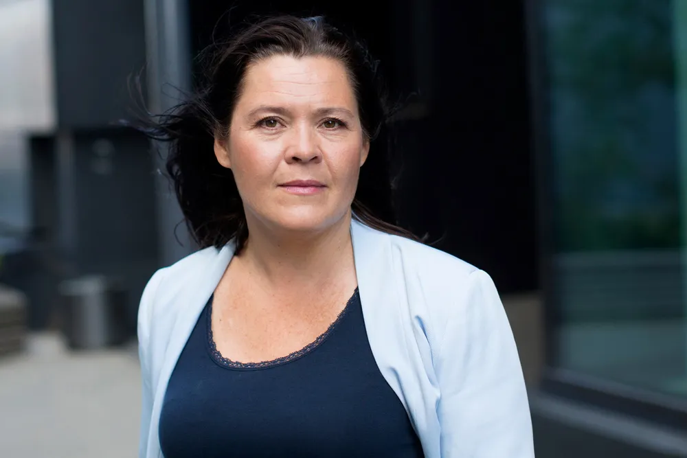 Oslo-prisene viste en nedgang på 0,6 prosent i mai. Henger sammen med utflyttingstrenden, mener Elisabeth Holvik er sjeføkonom i Sparebank 1.