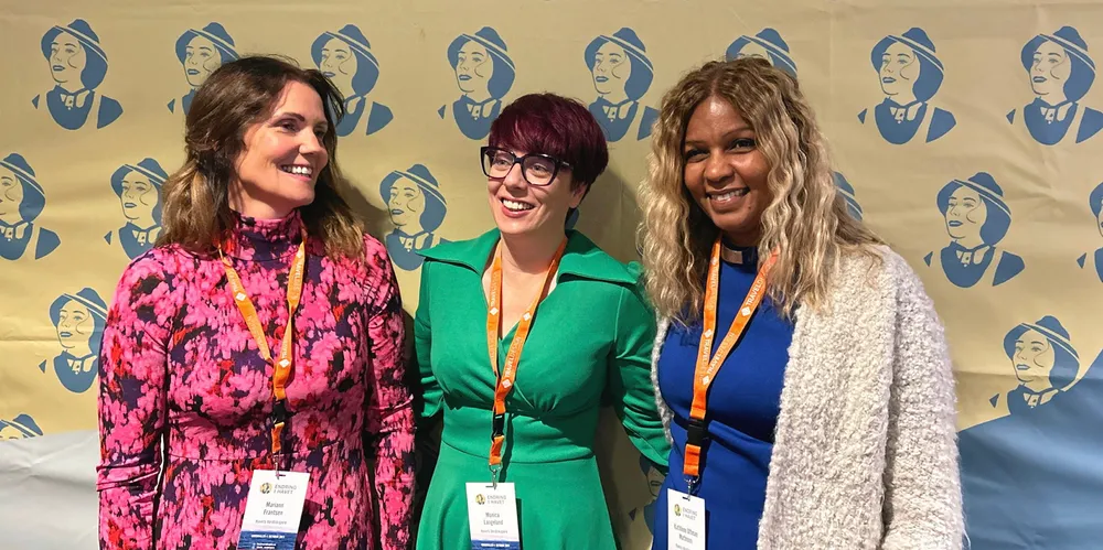 Trioen bak likestillingskonferansen «Endring i havet». Frå venstre Mariann Frantsen, dagleg leiar i Pelagisk Forening, Monica Langeland, konsulent og Kathleen Offman Mathisen, konserndirektør for HR i Grieg Seafood.