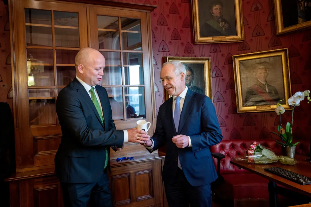 Mer usikkert er det om Finansdepartementet henger med. Og det er her økonomisk politikk skal utvikles, skriver Hilde C. Bjørnland. Trygve Slagsvold Vedum overtok etter Jan Tore Sanner 14. oktober.