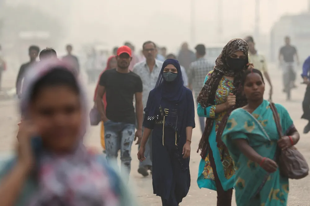 Deler av India, Pakistan og Bangladesh opplever en giftig luftforurensning. Her fra New Delhi på onsdag.