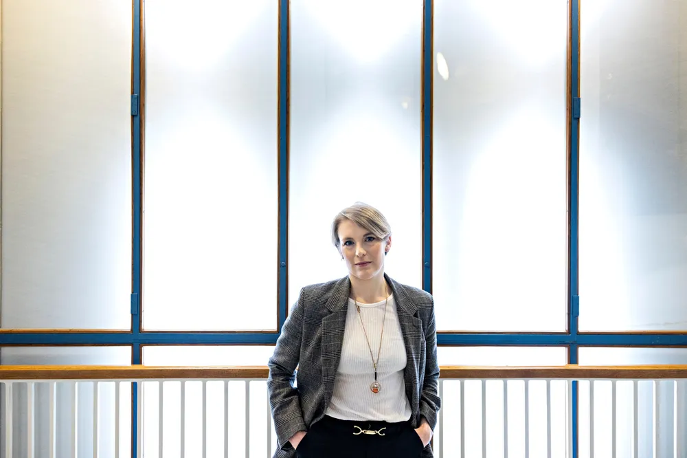 Lavere bunnfradrag, strenge miljøkrav og en skattesats på 48 prosent: SV og finanspolitisk talsperson, Kari Elisabeth Kaski, forteller om partiets krav til forhandlingene om lakseskatten.