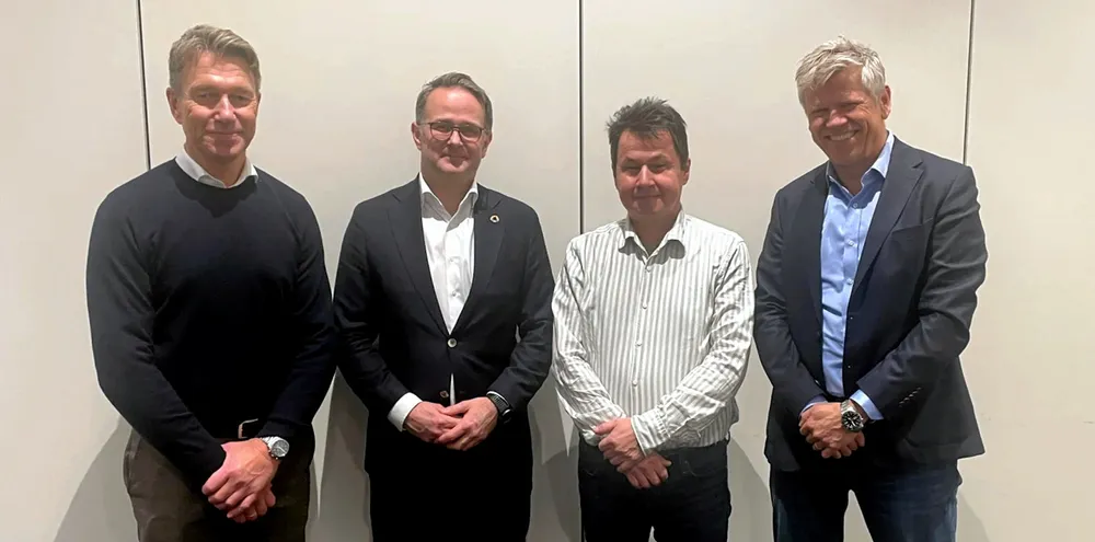 Dette er partene som har blitt enig: Terje Aasland (statsråd), Mats Ruland (riksmegler), Leif Arne Jåma (leder Sør-Fosen sijte) og Tom Kristian Larsen (daglig leder i Fosen Vind).