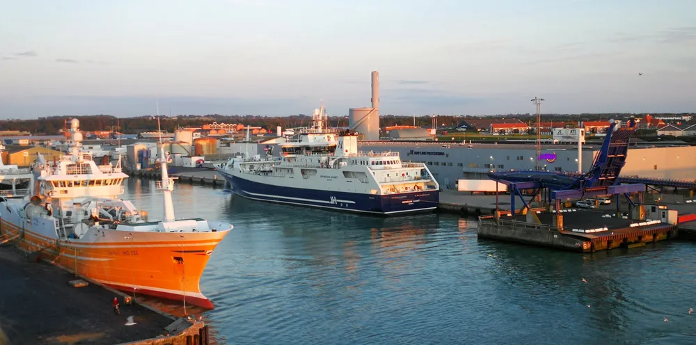Norwegian Gannet ved havn i Hirtshals