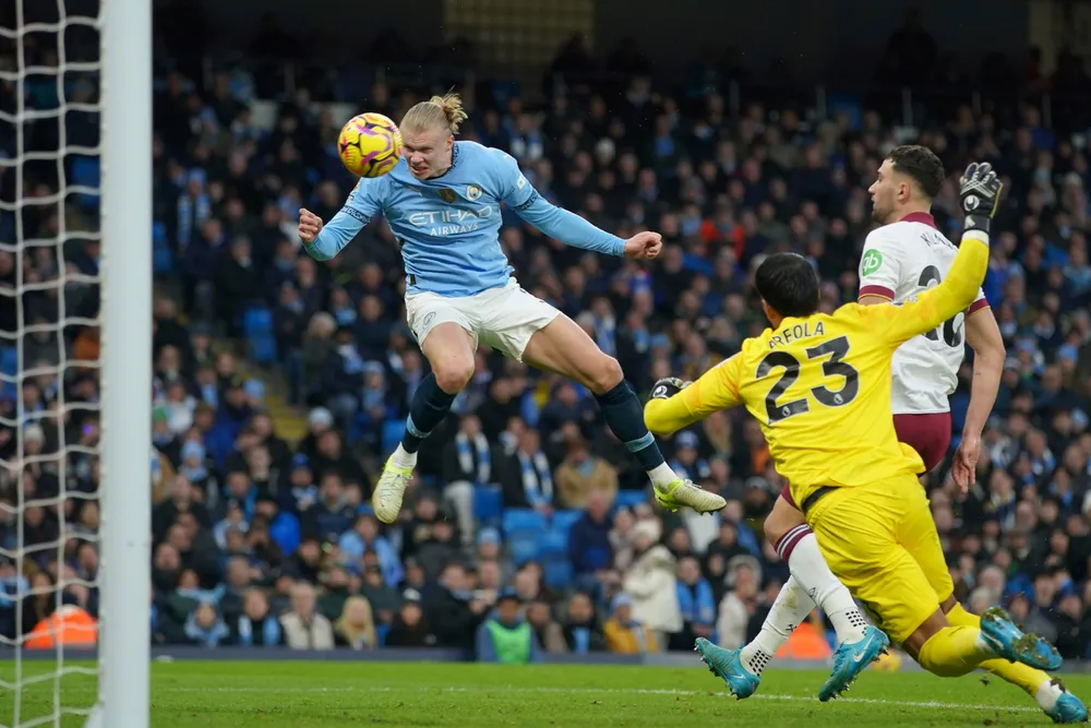 Erling Braut Haaland har bundet seg til Manchester City frem til han er 34 år gammel.