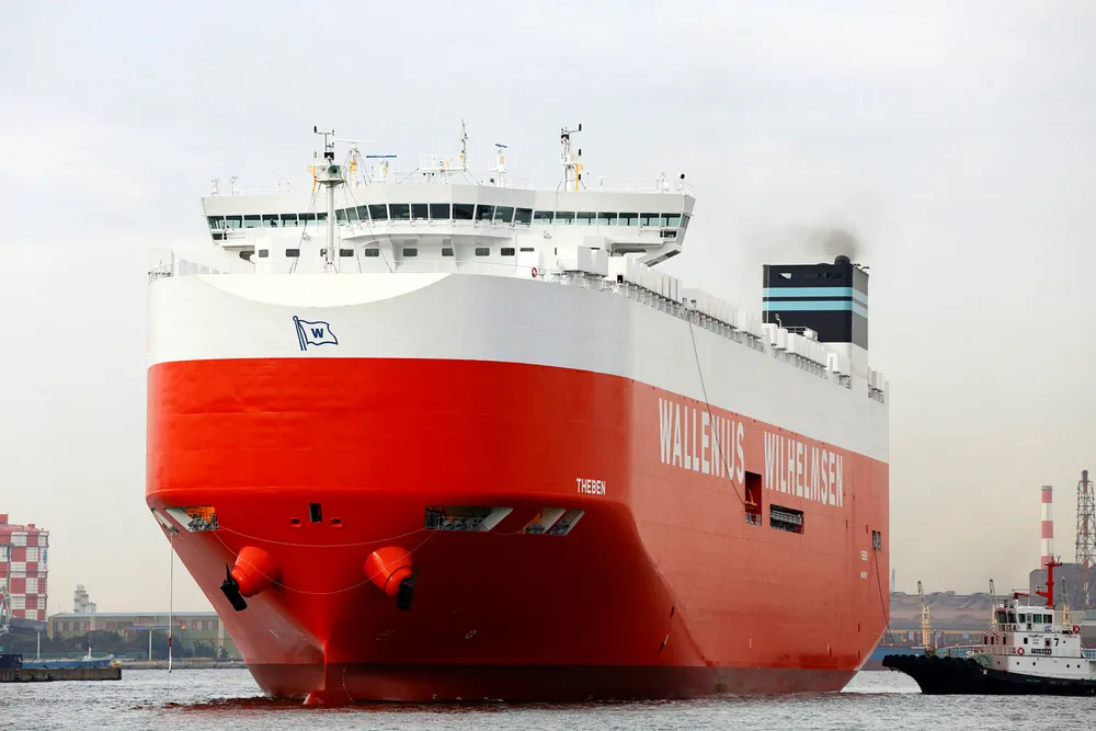 Tiltalen mot Wallenius Wilhelmsen gjelder angivelig kartellvirksomhet om internasjonal frakt av visse kjøretøyer til Australia mellom juni 2011 og juli 2012. Bildet viser skipet Theben fra Wallenius Wilhelmsen.