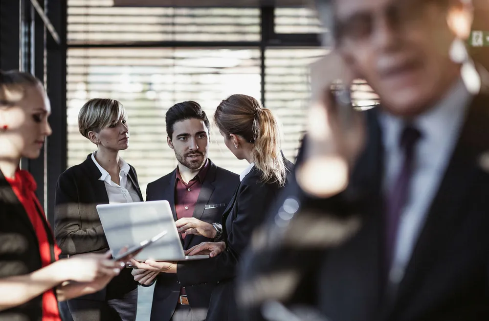 Det at arbeidstagere varsler om kritikkverdige forhold, er viktig for et velfungerende samfunn. Retten til å ytre seg er viktig for enkeltmennesket.