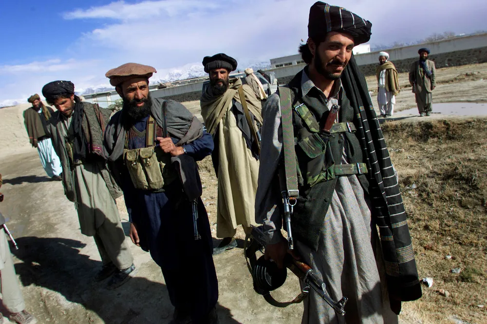 Afghanske Taliban-krigere trekkes nå inn i forsvarsdebatten mellom pensjonert flaggkommandør Jacob Børresen og tidligere forsvarssjef Sverre Diesen.