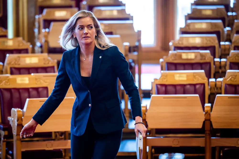 Før man korsfester NSMs direktør og justisminister Emilie Enger Mehl (Sp), må statlig praksis ved innleie av lokaler fra private belyses nærmere, skriver tidligere avdelingsdirektør i Statsbygg.