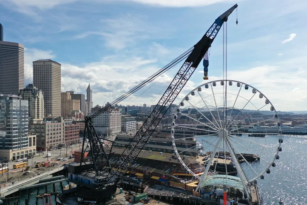 In 2023, the Pacific Lifter crane vessel was working in Seattle port close to the city's 'Great Wheel'.