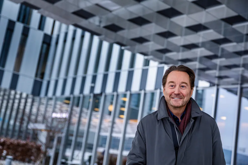 Kjell Inge Røkke er hovedeier i Aker, som igjen kontrollerer mesteparten av aksjene i Aker Clean Hydrogen gjennom Aker Horizons.
