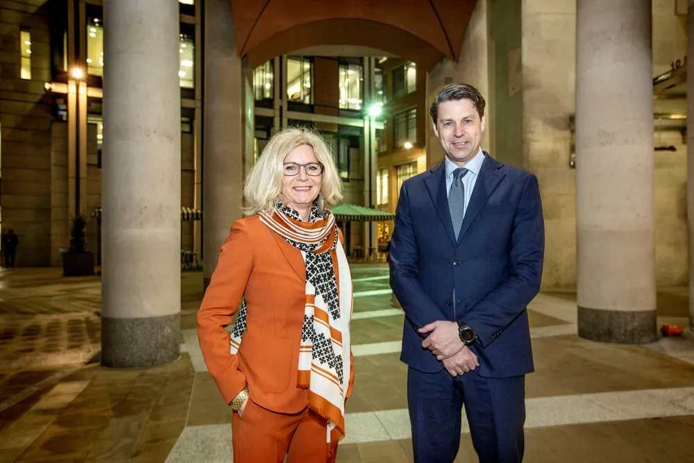– Vi har levert et knallsterkt 2019, og 2020 blir bare enda mer spennende, sier Kristin Færøvik, sjef i Lundin Norway. Her er hun i London sammen med letedirektør Per Øyvind Seljebotn