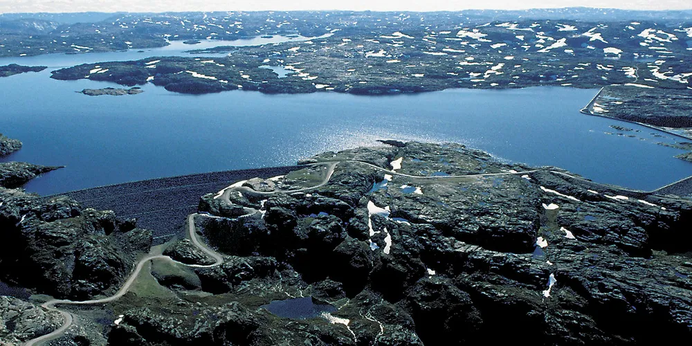 15 Notiser. Blåsjø-magasinet.