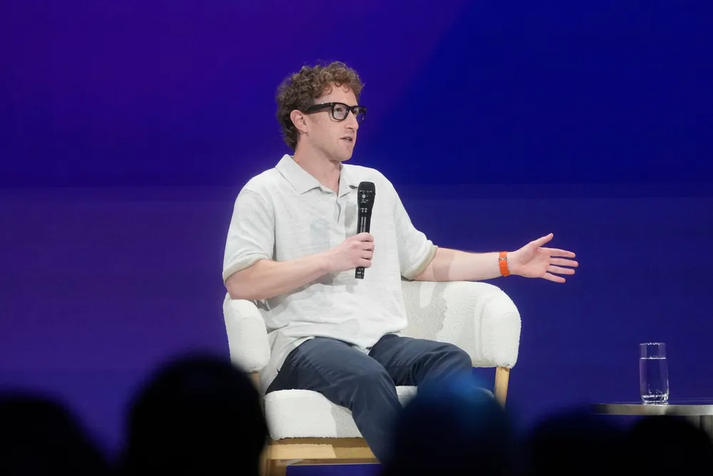 Metas grunnlegger og konsernsjef Mark Zuckerberg under utviklerlkonferansen LlamaCon 2025 i vår.