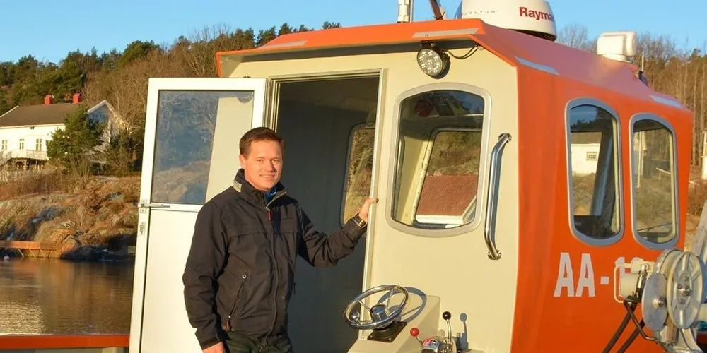 Lokalpolitiker Jan Roger Ekedal (Sp) er leppefiskfisker, men forteller at han ikke er så opptatt av om det blir fredningssone eller ikke, men mener at prosessen ikke har vært god nok i kommunestyret. Foto: Olav Loftesnes/Tvedestrandposten