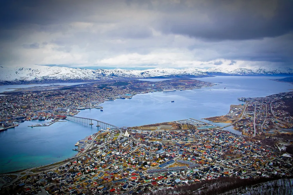 Selv i Tromsø må strømkundene betale 1,69 kr/kWh. før nettleie og avgifter, i én time onsdag morgen. Da er prisen lik over hele landet.
